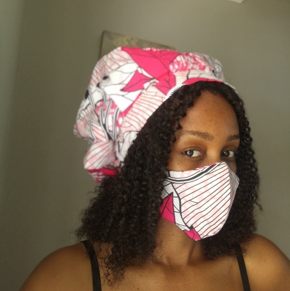 Self tie bonnet and facemask - Picture 6 of 8